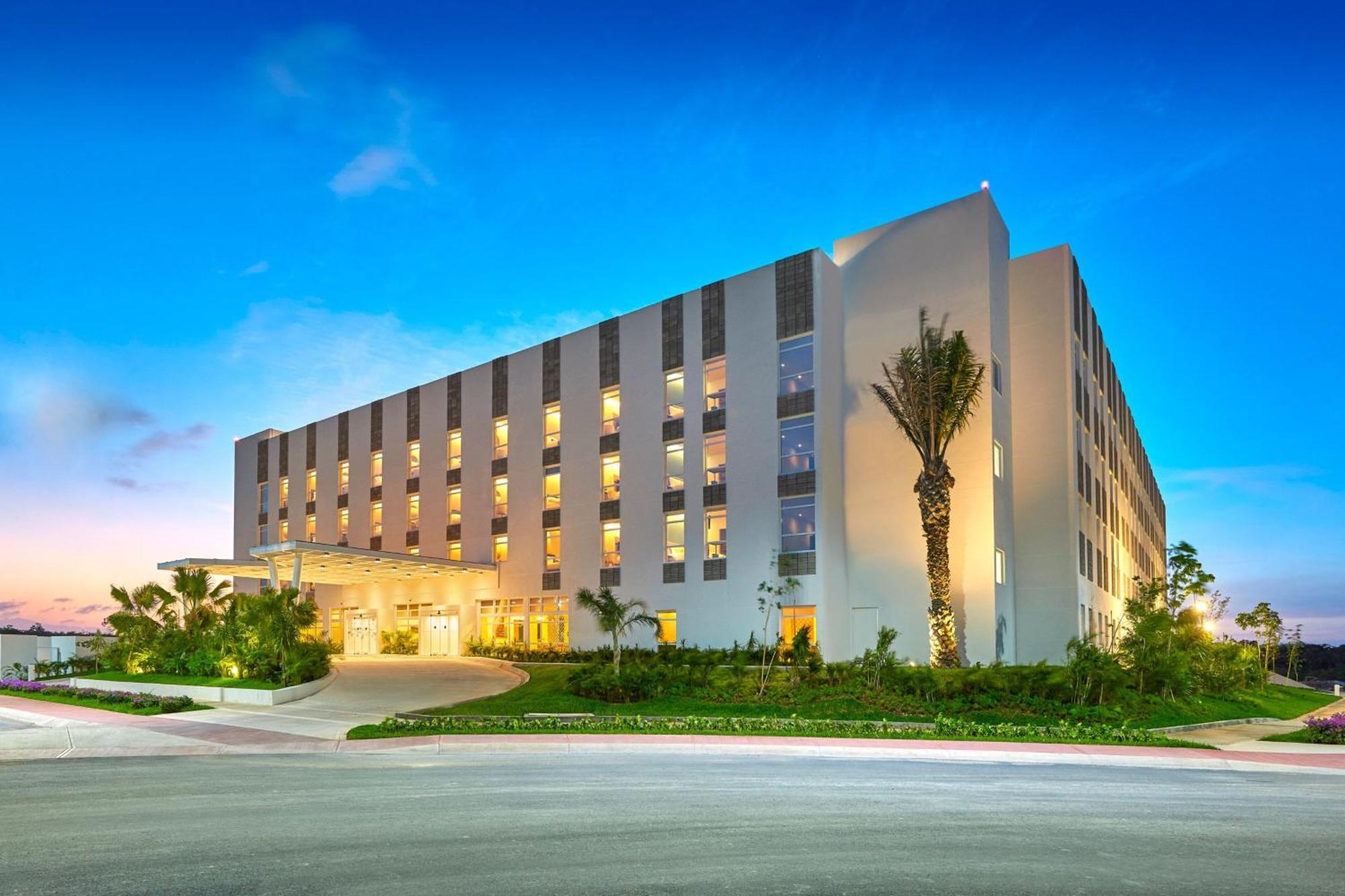 City Express Plus By Marriott Cancun Aeropuerto Riviera Экстерьер фото