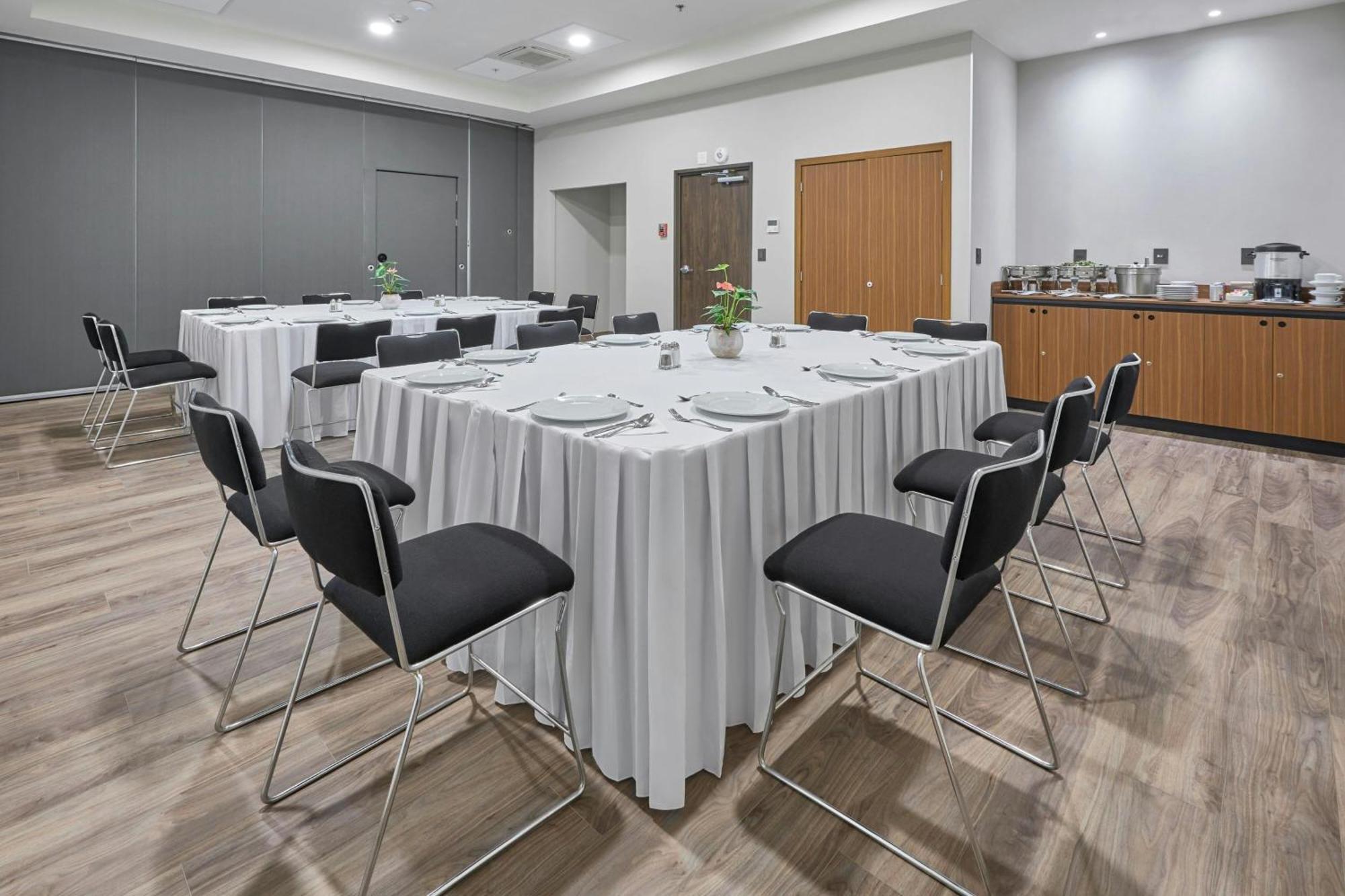 City Express Plus By Marriott Cancun Aeropuerto Riviera Экстерьер фото